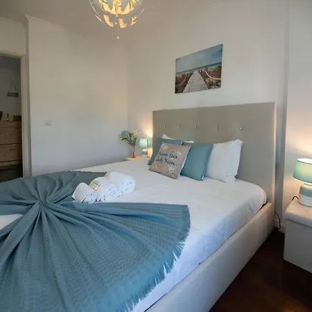 Apartment Stunning Blue House, Caparica *