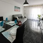 Apartment Stunning Blue House, Caparica