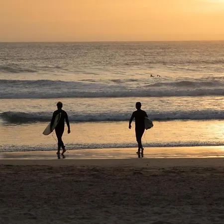 Stunning Blue House, Caparica Apartment
