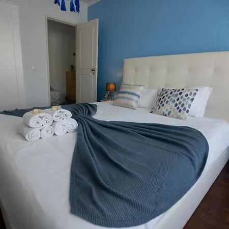 Stunning Blue House, Caparica Apartament *