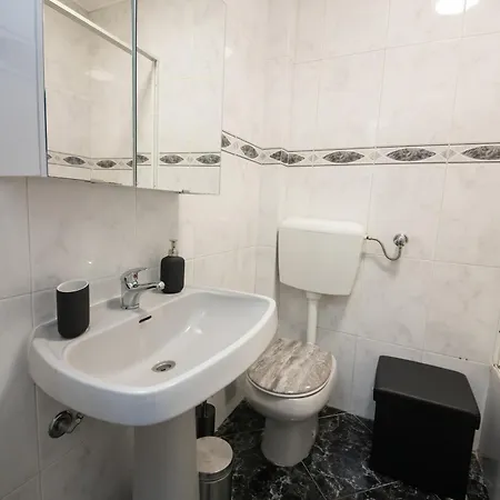 Apartment Stunning Blue House, Caparica