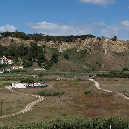 Stunning Blue House, Caparica Apartament *